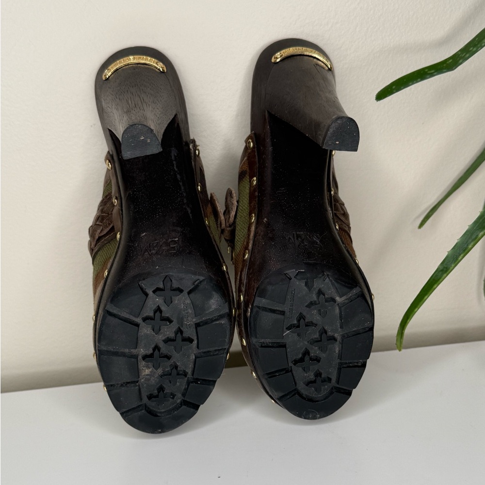 Michael Kors Camo Canvas Leather Clog Mules Heels Studded Buckle Woman’s 5.5M - Picture 7 of 12